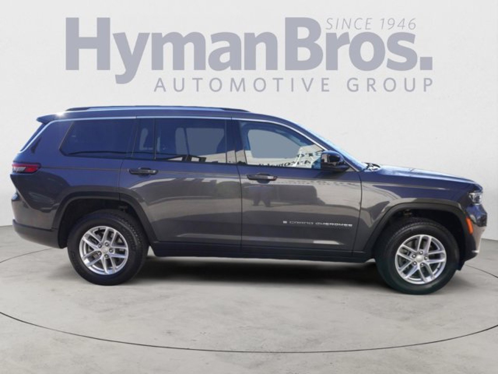 Used 2022 Jeep Grand Cherokee L Laredo w/ Luxury Tech Group I AWD/4WD image 4