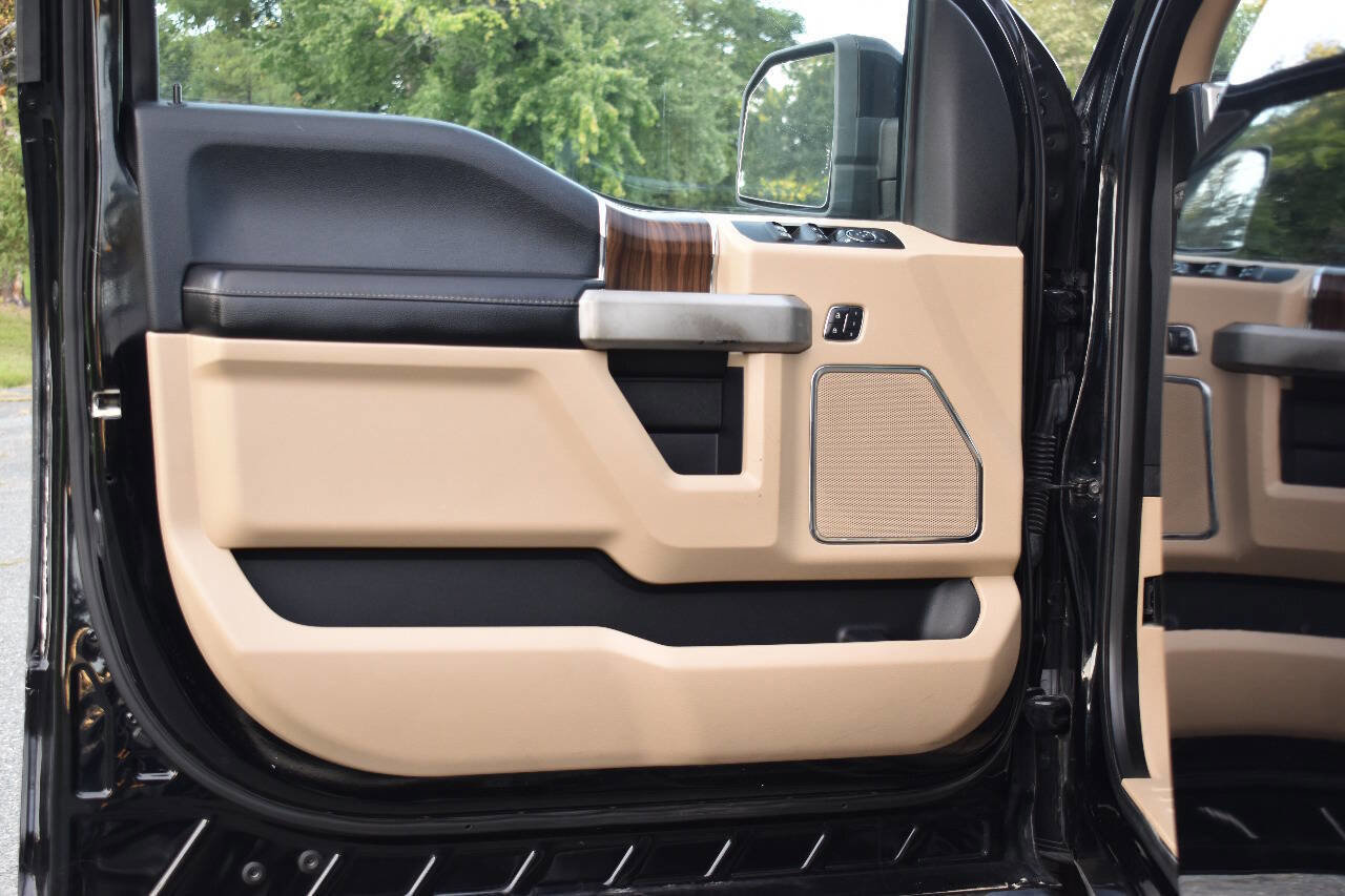 Used 2017 Ford F150 Lariat w/ Equipment Group 501A Mid image 8