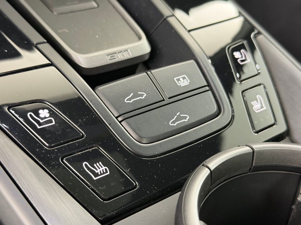 Used 2025 Porsche 911 Carrera 4 GTS image 29