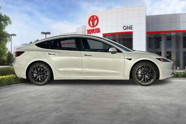 Used 2024 Tesla Model 3 Standard Range RWD image 3
