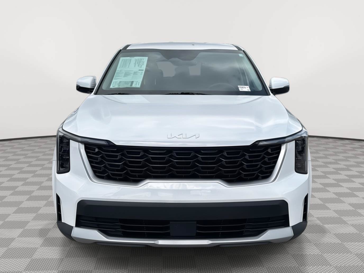 Used 2024 Kia Sorento LX FWD image 2
