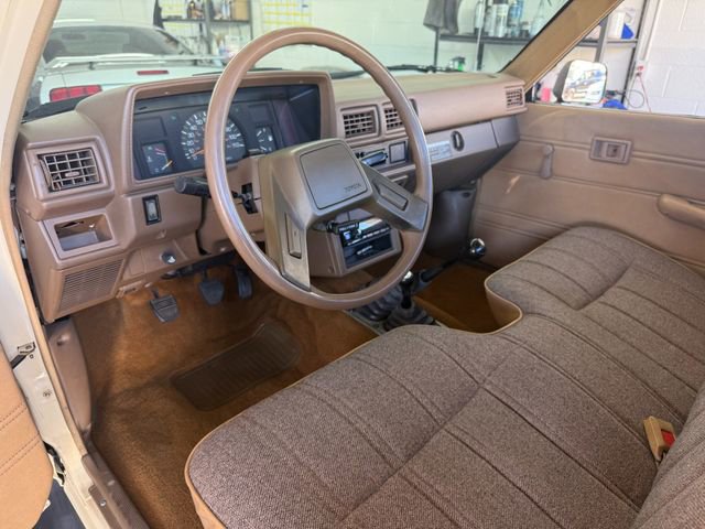 Used 1987 Toyota Pickup 4x4 Regular Cab image 36