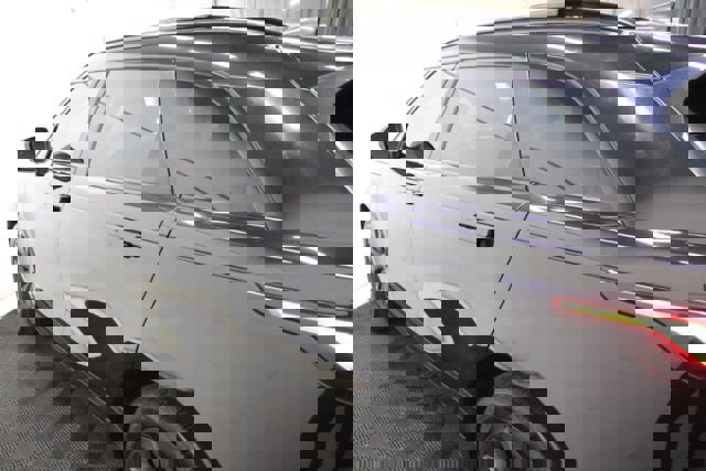 Used 2018 Land Rover Range Rover Velar R-Dynamic SE image 9