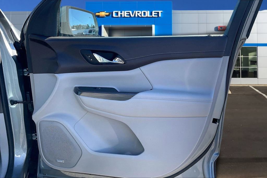 Used 2023 GMC Acadia SLT image 29