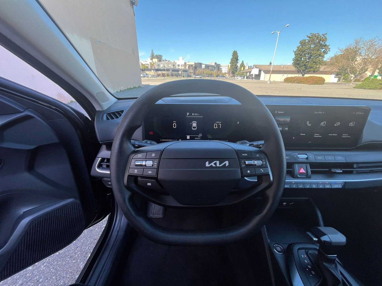 Used 2025 Kia K4 LXS image 33