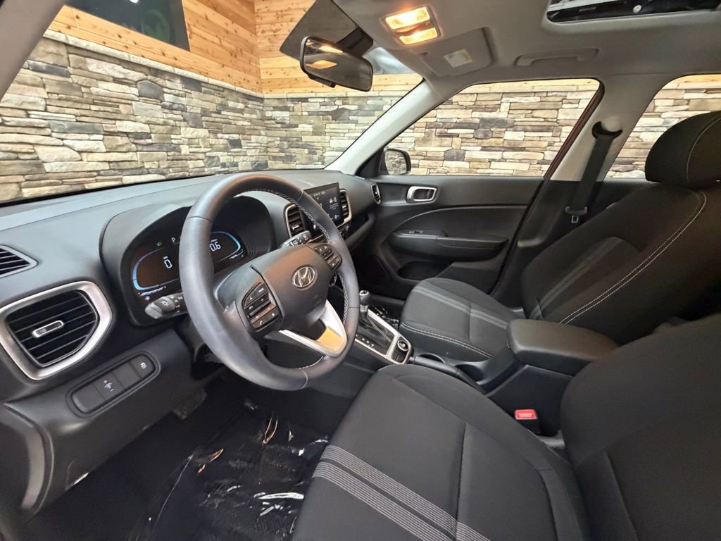 Certified 2023 Hyundai Venue SEL image 10