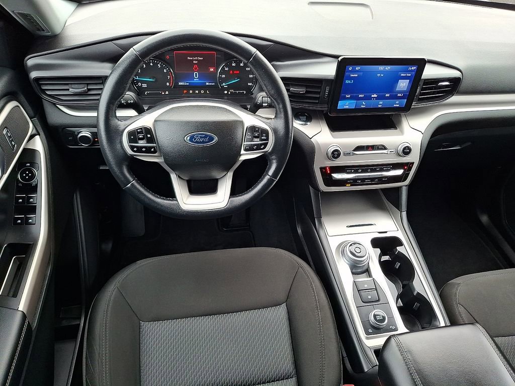 Certified 2022 Ford Explorer XLT AWD/4WD image 2