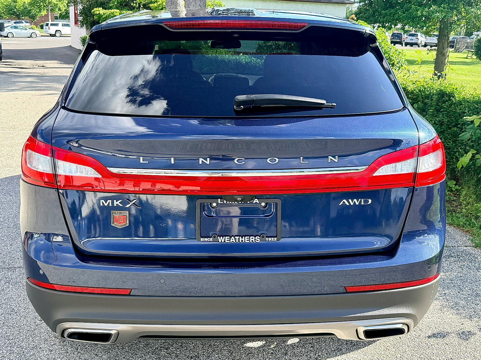Used 2017 Lincoln MKX Reserve w/ Luxury Package AWD/4WD image 4