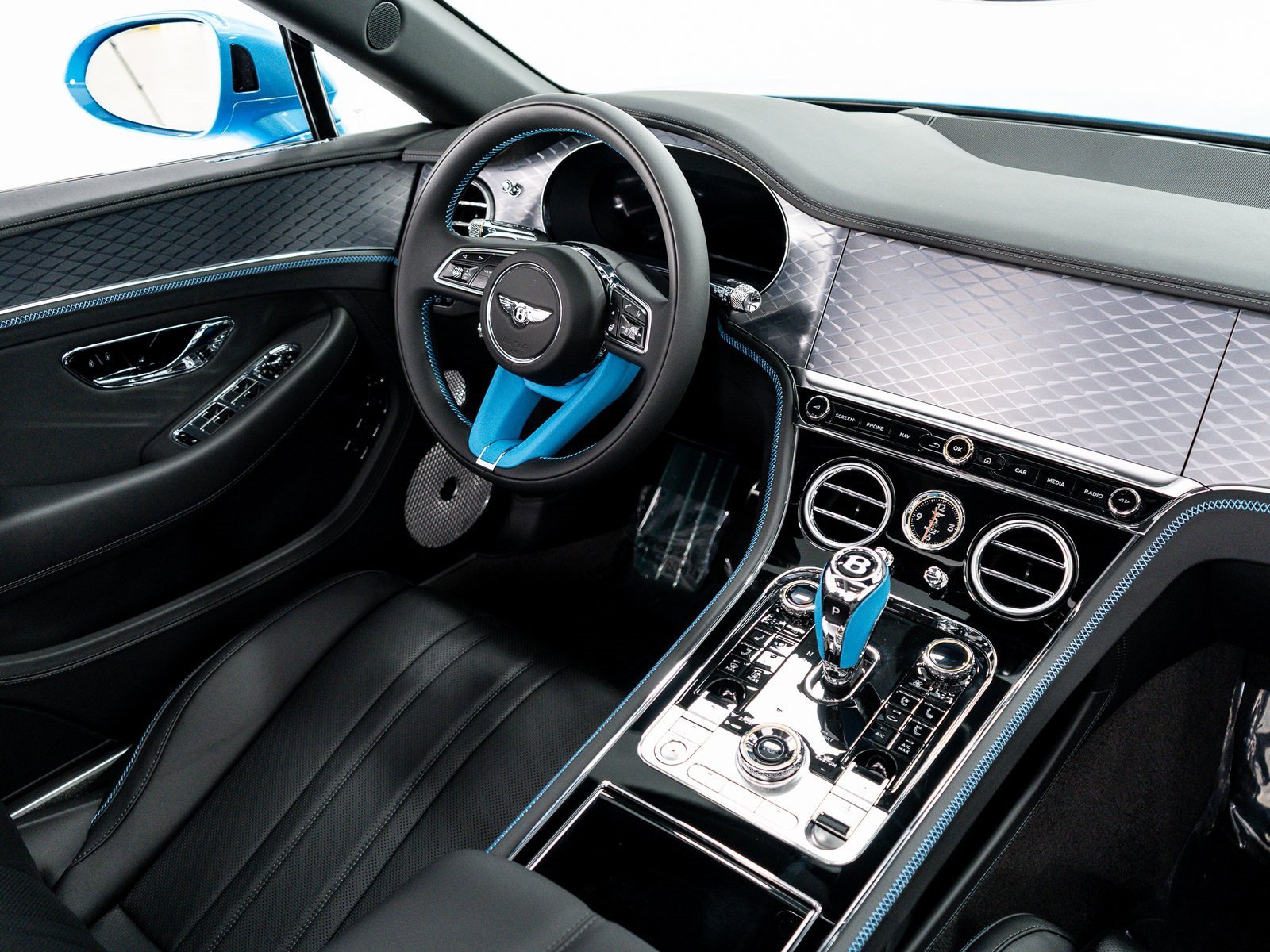 New 2025 Bentley Continental GTC image 30