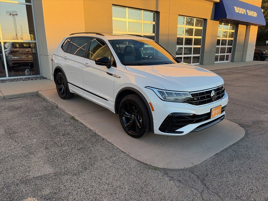 Certified 2024 Volkswagen Tiguan SE R-Line