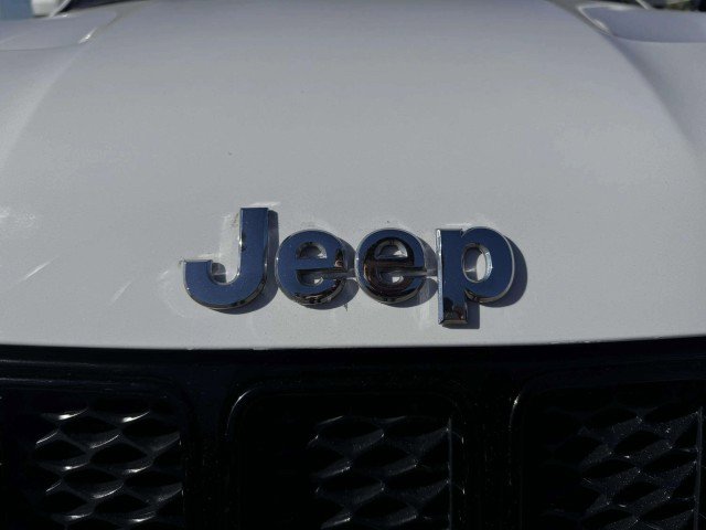 Used 2015 Jeep Grand Cherokee SRT image 10