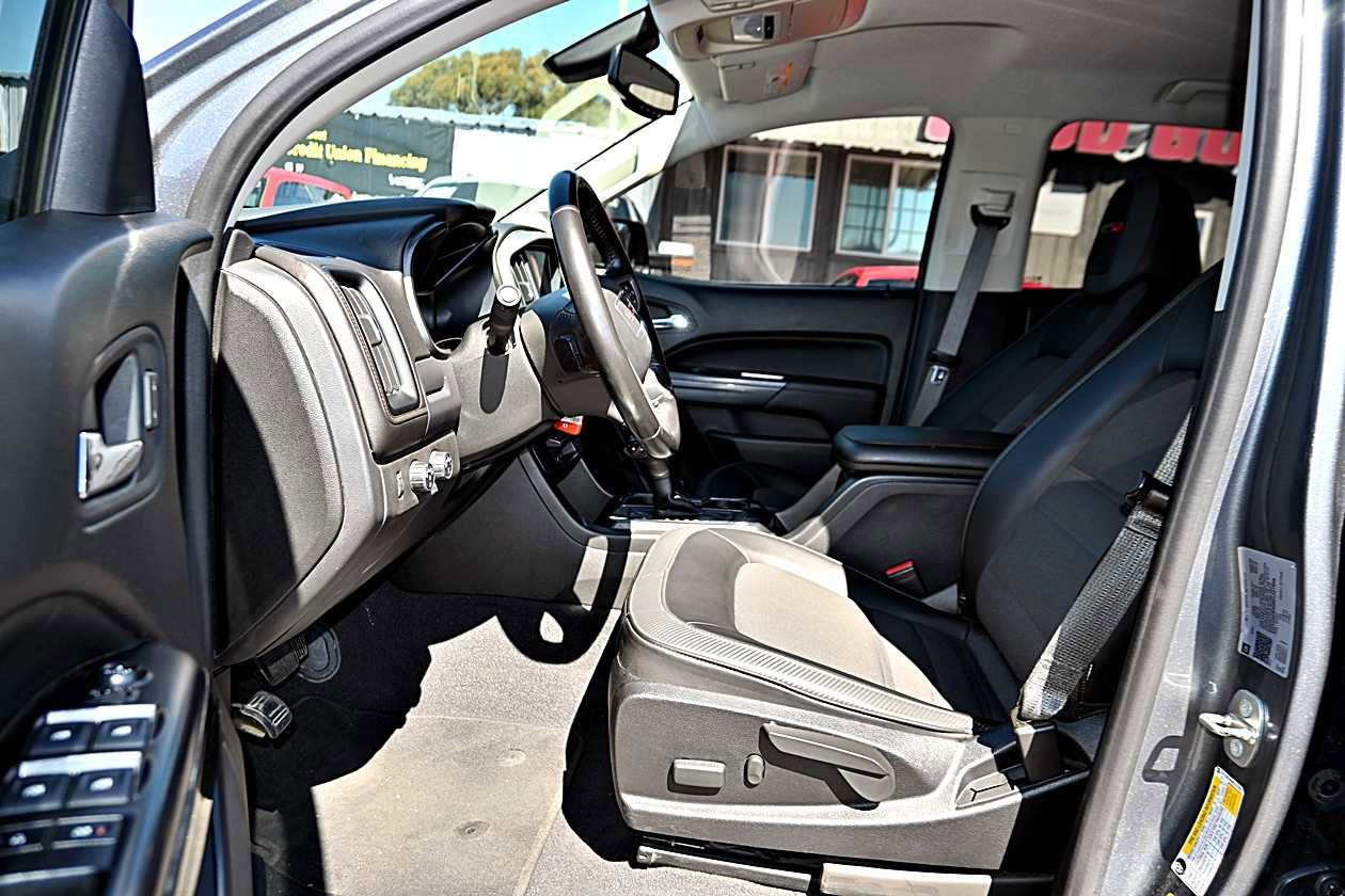 Used 2021 GMC Canyon AT4 image 15