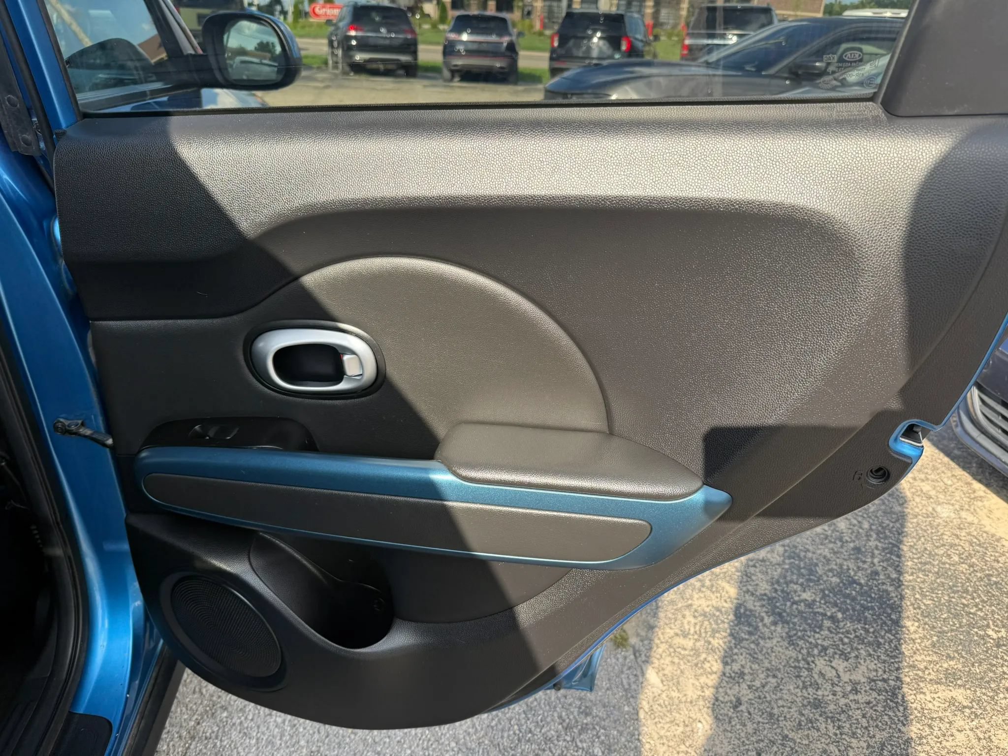 Used 2015 Kia Soul + w/ Audio Package FWD image 19