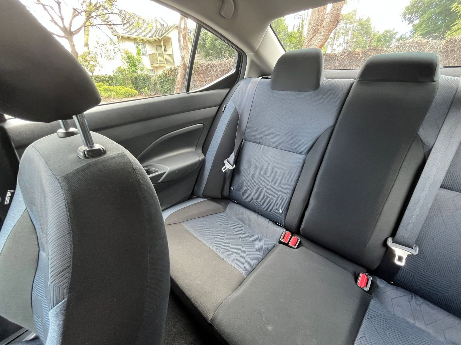 Used 2025 Nissan Versa SV image 37