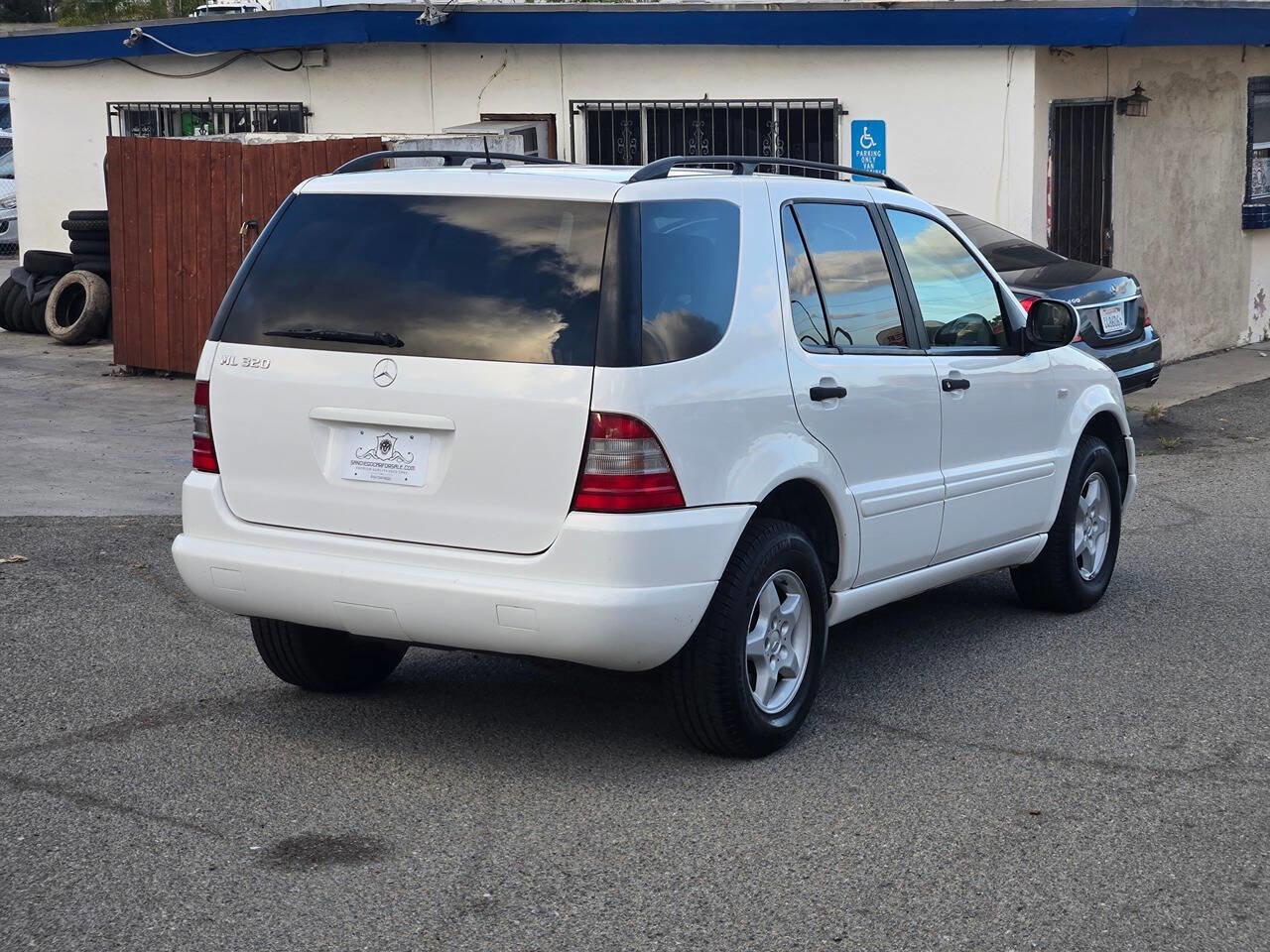 Used 2001 Mercedes-Benz ML 320 4MATIC image 16