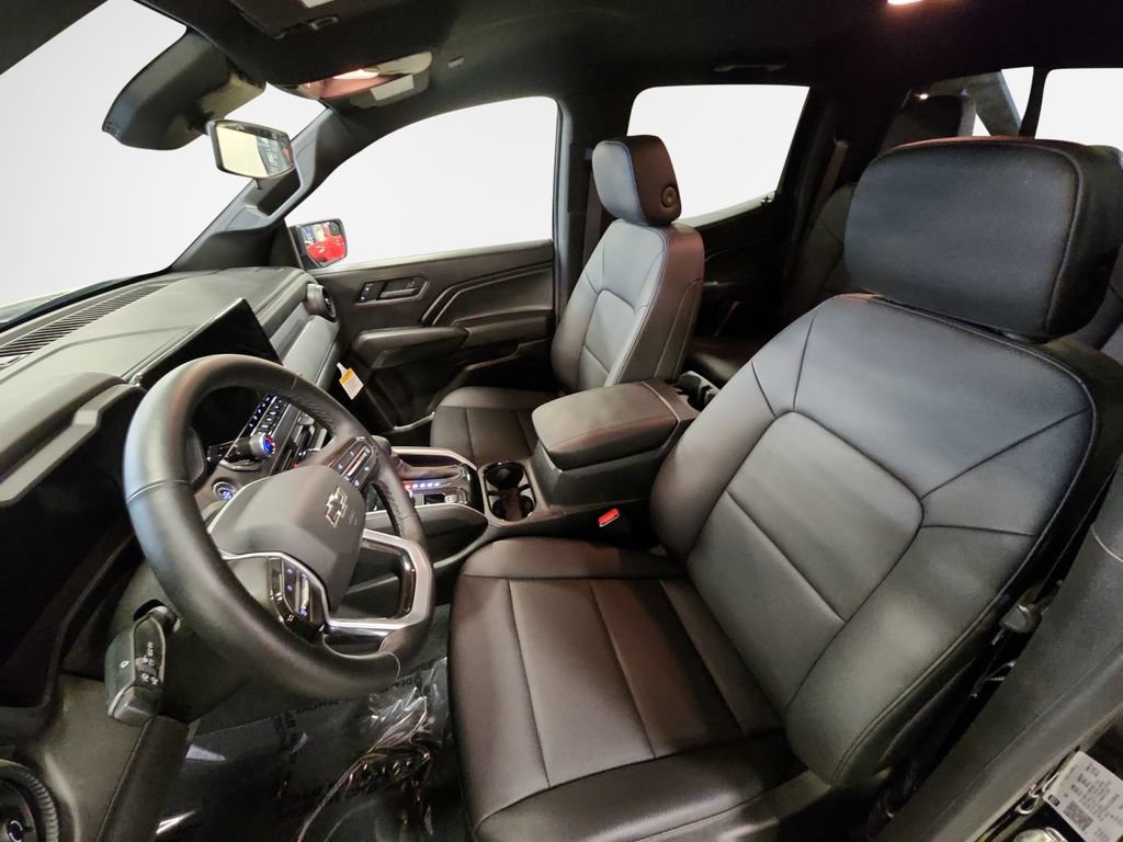 Certified 2025 Chevrolet Colorado Trail Boss w/ Midnight Edition AWD/4WD image 13