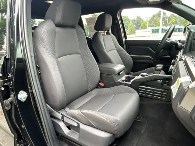 Certified 2025 Toyota Tacoma SR5 AWD/4WD image 32