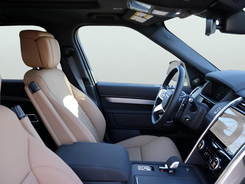 New 2026 Land Rover Discovery Limited Edition AWD/4WD image 9