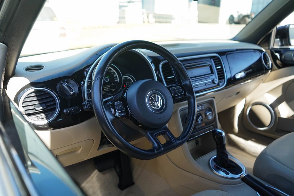 Used 2014 Volkswagen Beetle 2.5 image 7