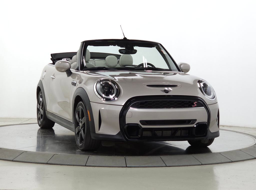 Used 2023 MINI Cooper S w/ Signature Upholstery Package image 10