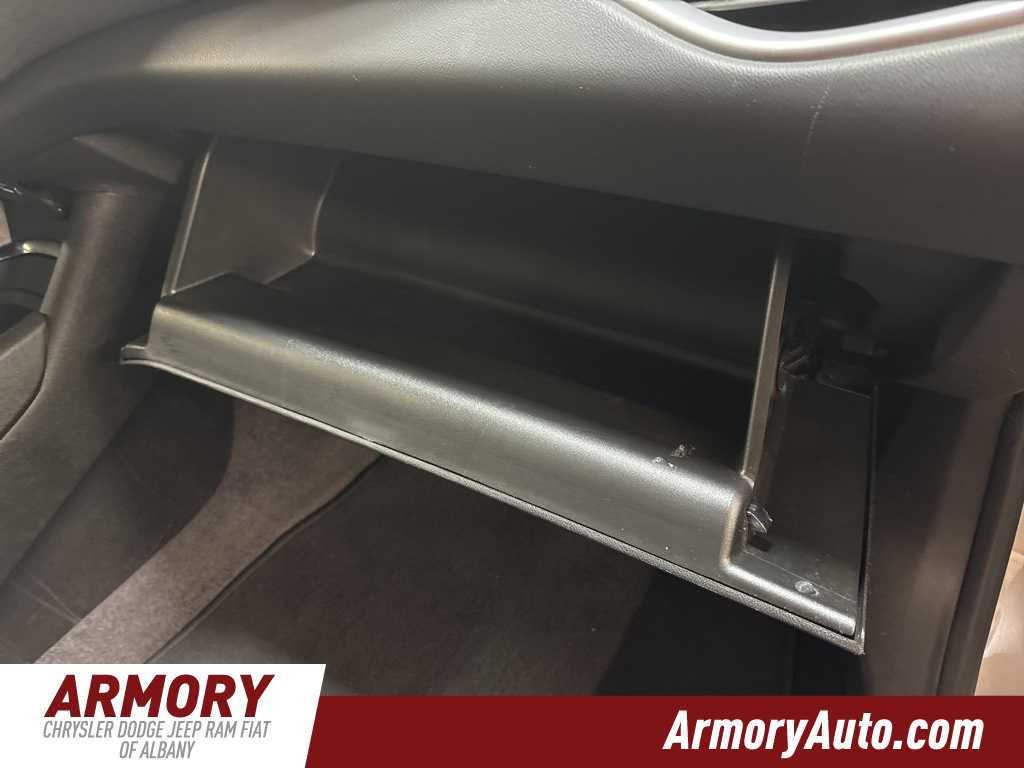 Used 2023 Chevrolet Malibu LT image 40