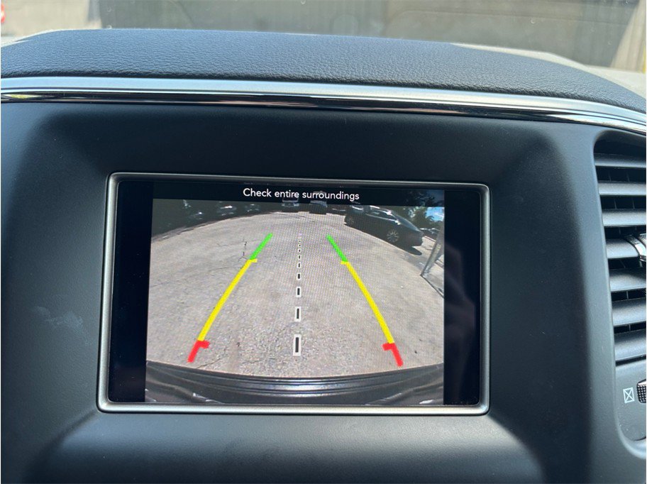 Used 2019 Jeep Grand Cherokee Laredo AWD/4WD image 28