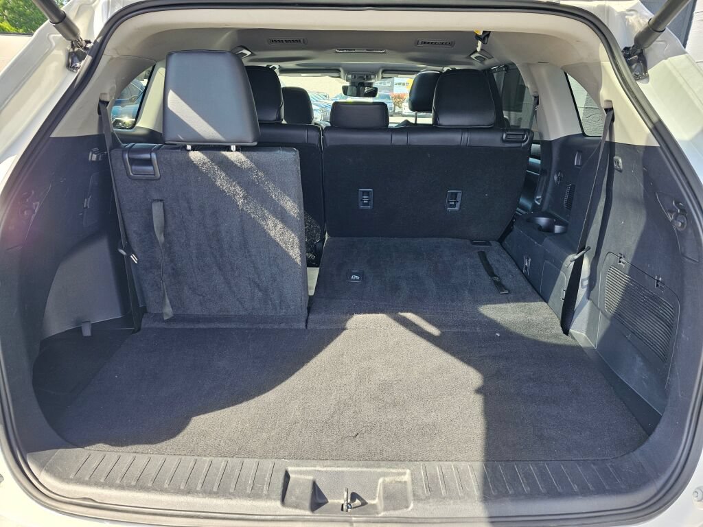Used 2025 Toyota Highlander XLE AWD/4WD image 15