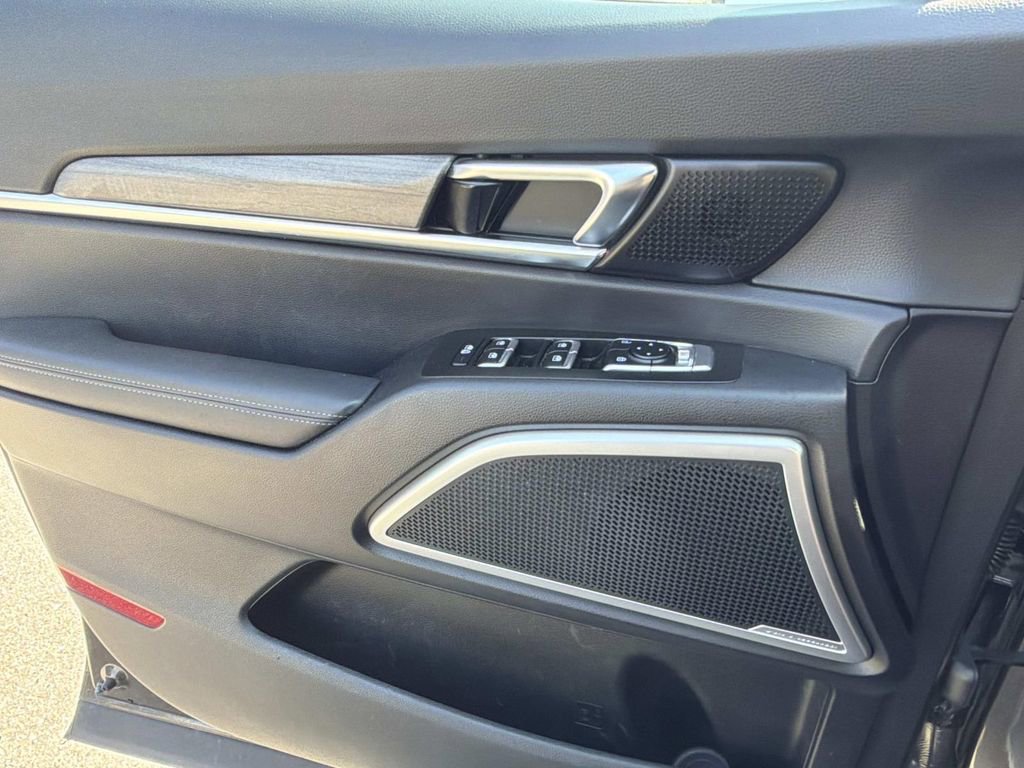 Used 2022 Kia Telluride EX w/ EX Premium Package image 11