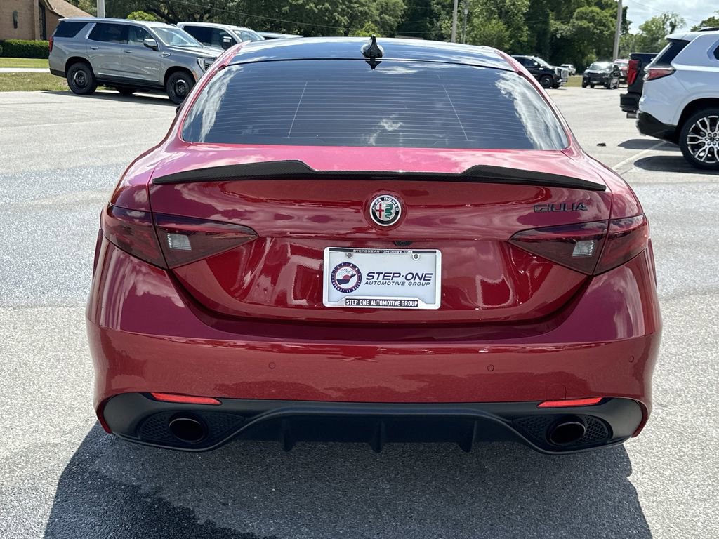 Used 2019 Alfa Romeo Giulia Ti Sport w/ Quick Order Package 22U Sport RWD image 5