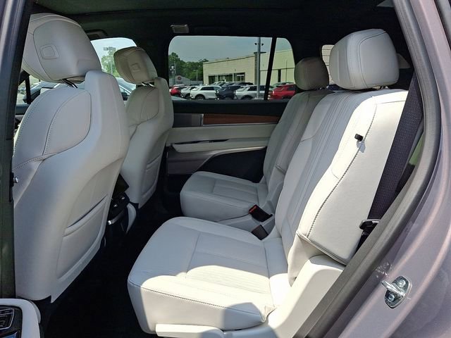 New 2026 Cadillac Vistiq Luxury w/ LPO, Floor Liner Package image 5