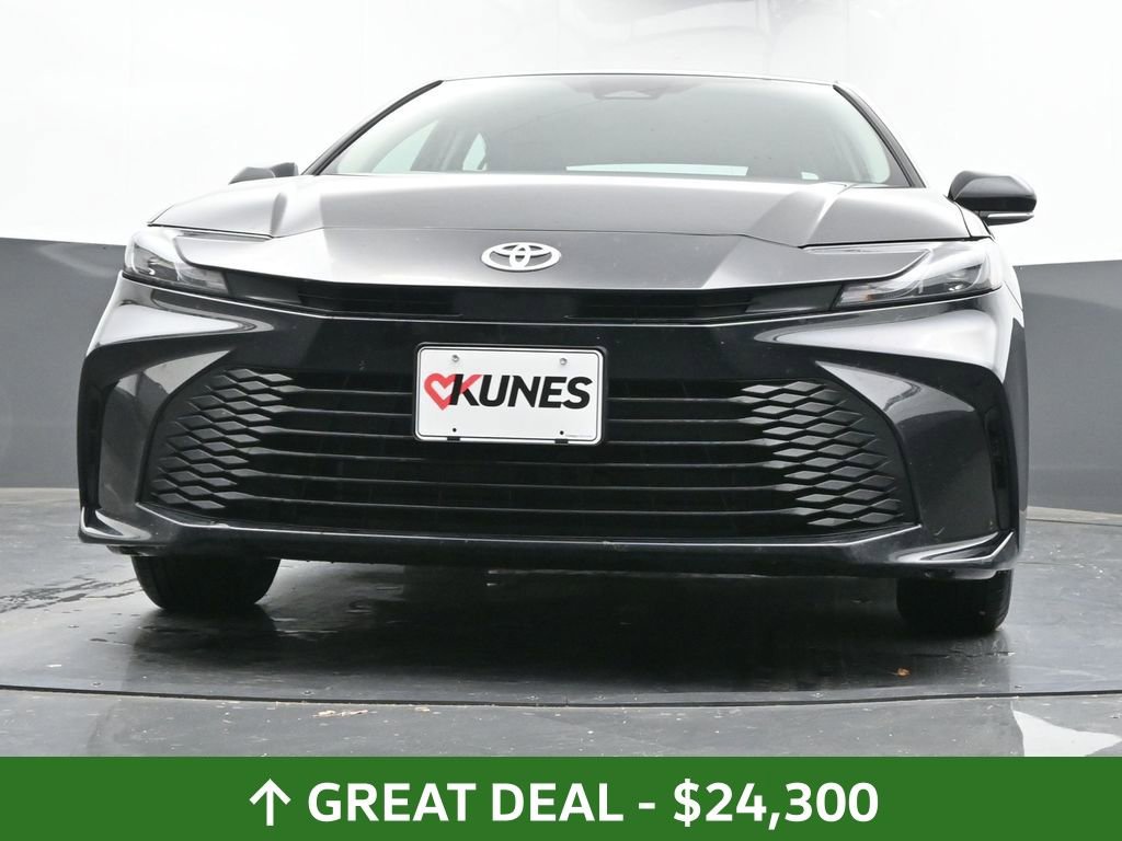 Used 2025 Toyota Camry LE image 44