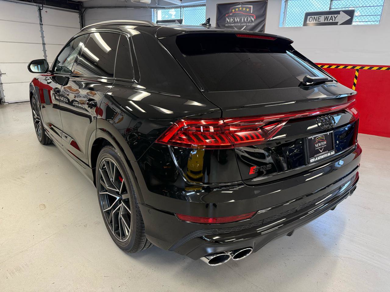 Used 2023 Audi SQ8 Premium Plus AWD/4WD image 4