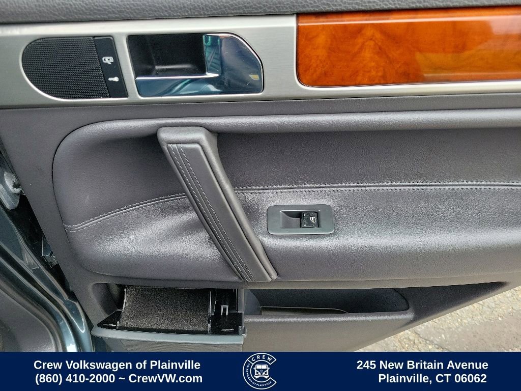 Used 2004 Volkswagen Touareg V8 AWD/4WD image 50