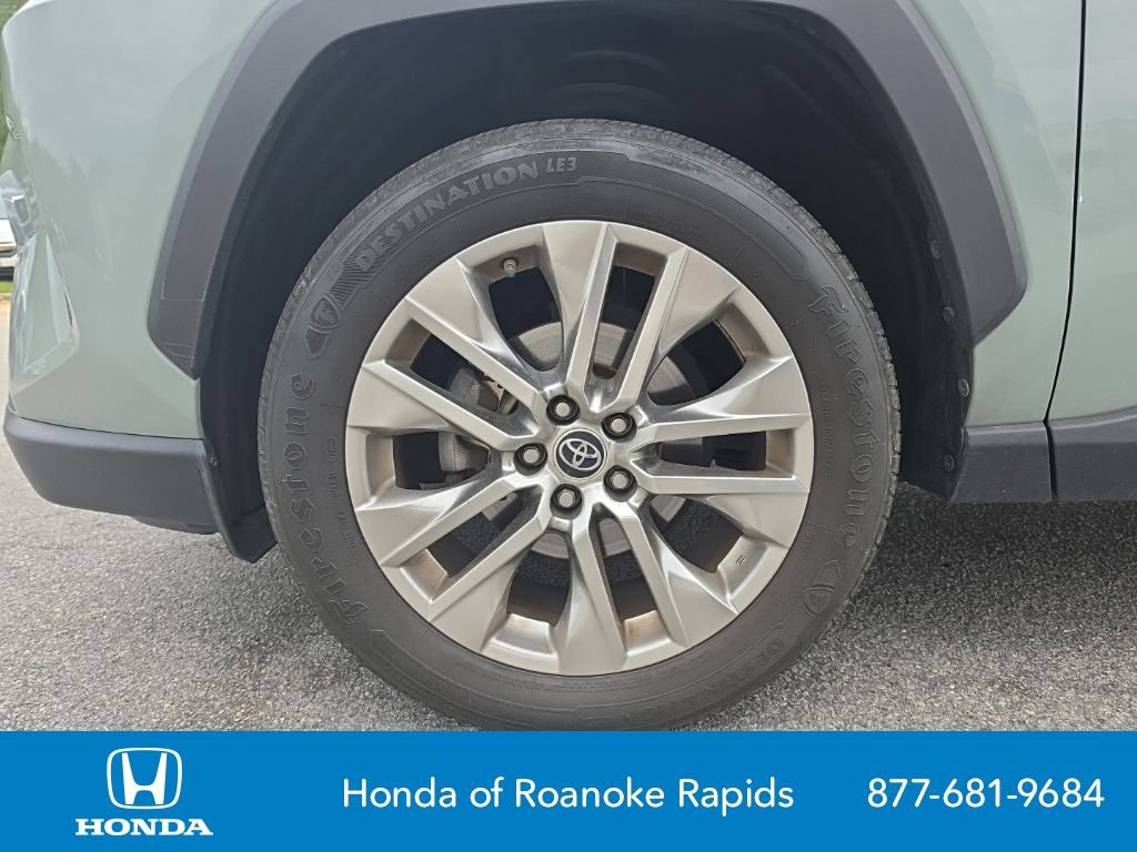 Used 2019 Toyota RAV4 XLE Premium FWD image 9