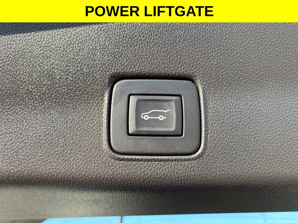 Used 2022 Chevrolet TrailBlazer ACTIV w/ Sun and Liftgate Package FWD image 17