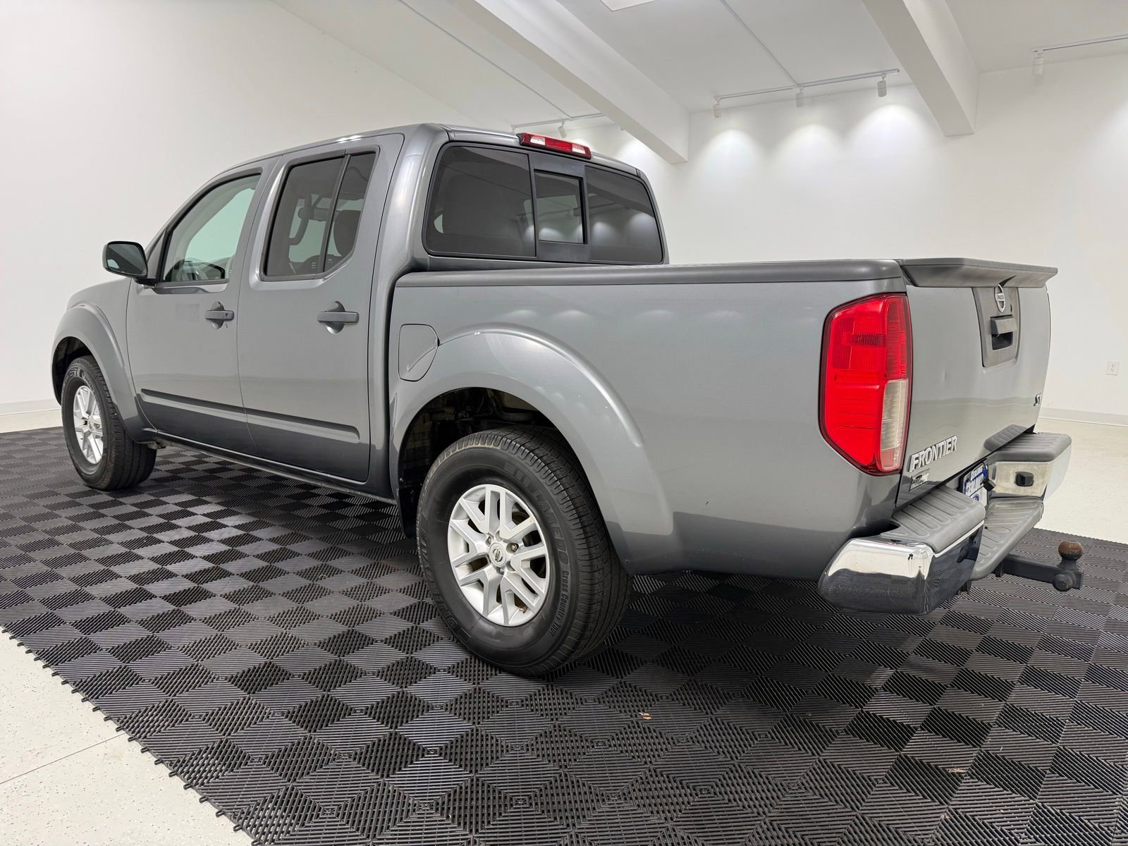 Used 2019 Nissan Frontier SV RWD image 5