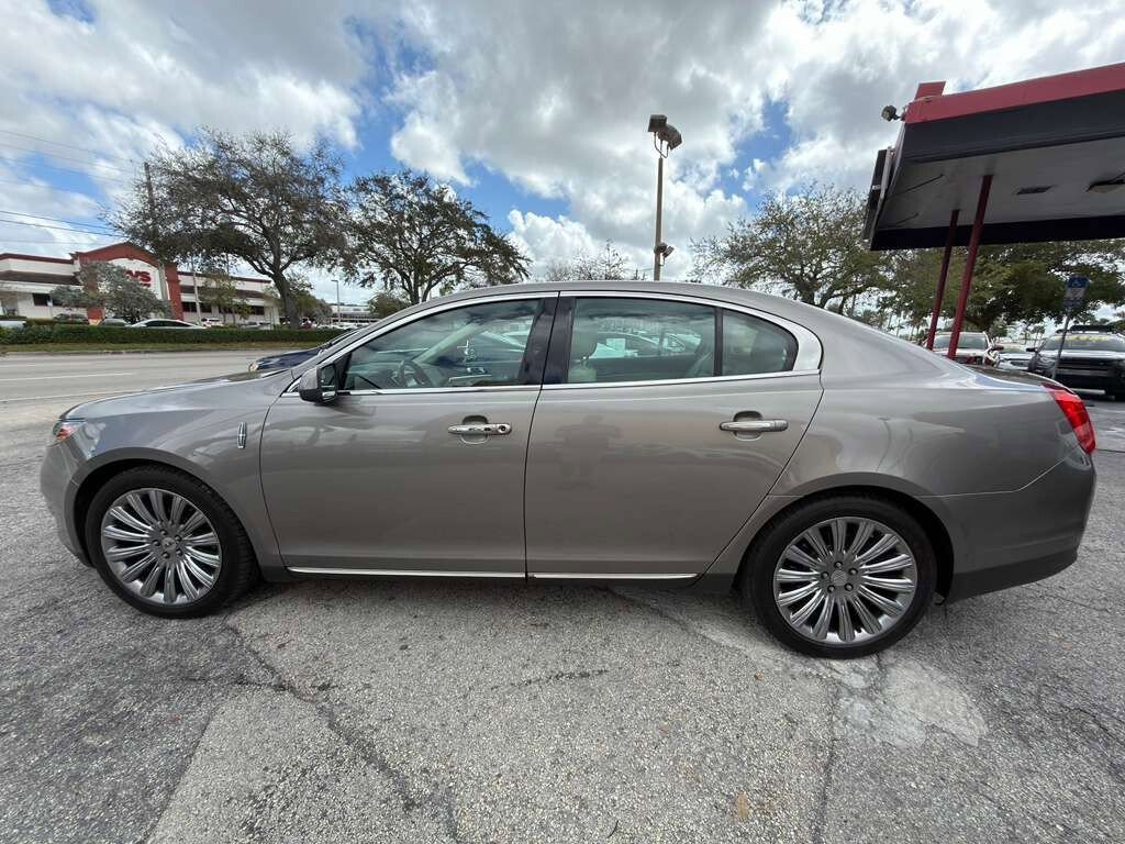 Used 2015 Lincoln MKS image 2