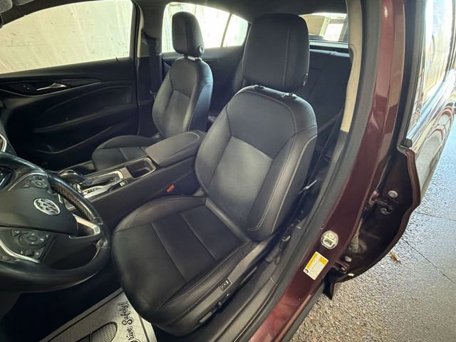 Used 2018 Buick Regal Essence w/ Driver Confidence Package #1 image 11