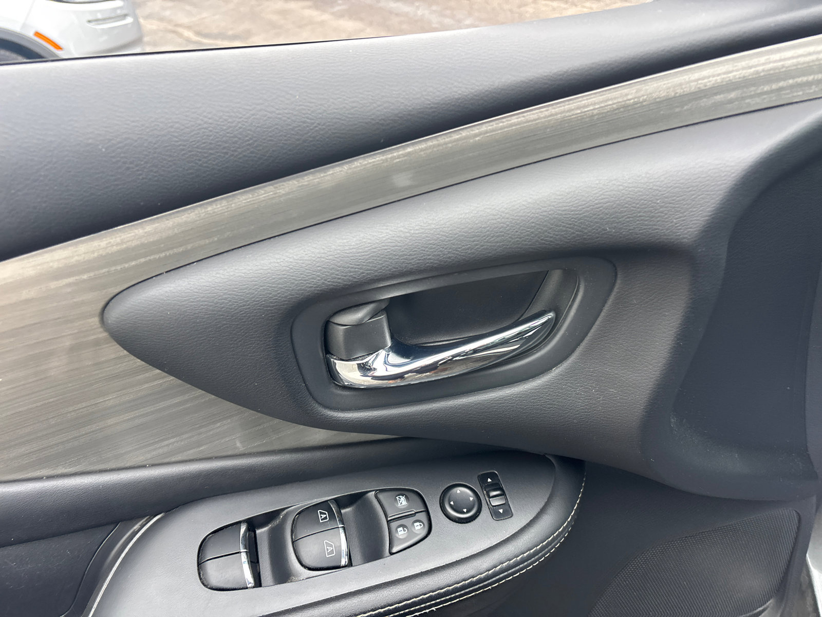 Used 2015 Nissan Murano SL w/ SL Technology Package image 12