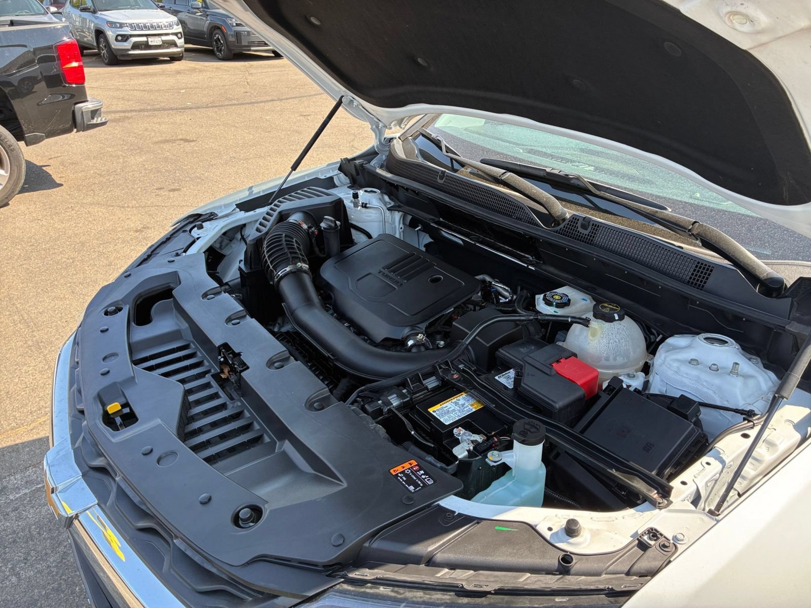 Used 2025 Chevrolet Blazer LT FWD image 28