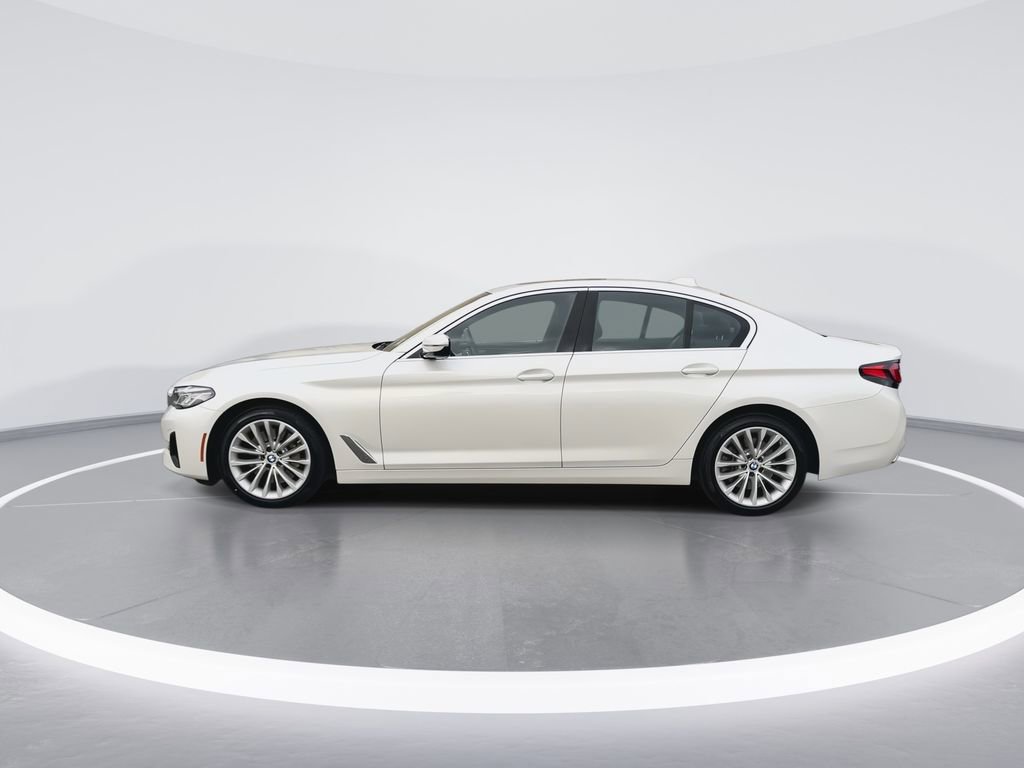 Certified 2022 BMW 530i xDrive w/ Convenience Package image 5