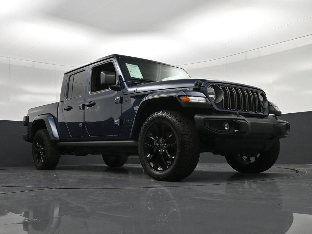 Used 2025 Jeep Gladiator Sport AWD/4WD image 28