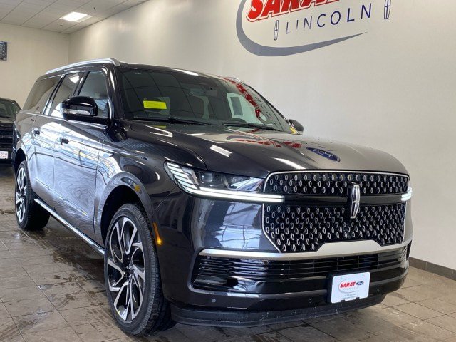 New 2026 Lincoln Navigator L Reserve AWD/4WD image 2