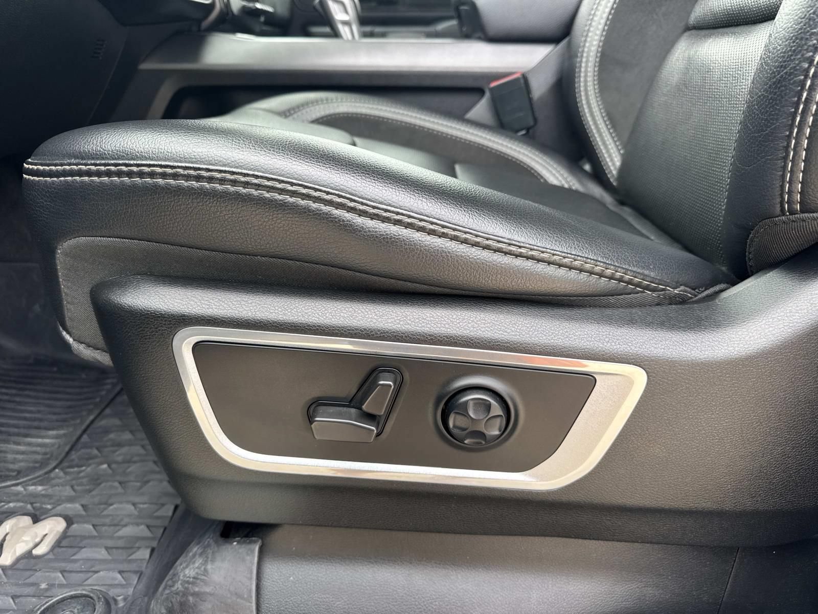 Used 2022 RAM 1500 Laramie AWD/4WD image 17