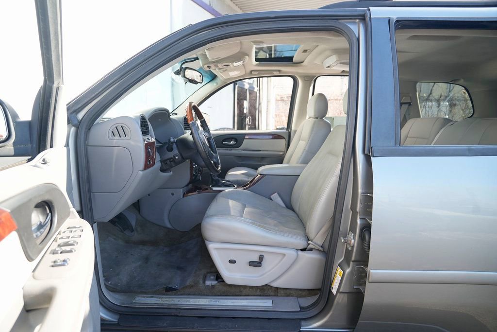 Used 2009 GMC Envoy Denali w/ Sun And 6-Disc Cd Package image 23