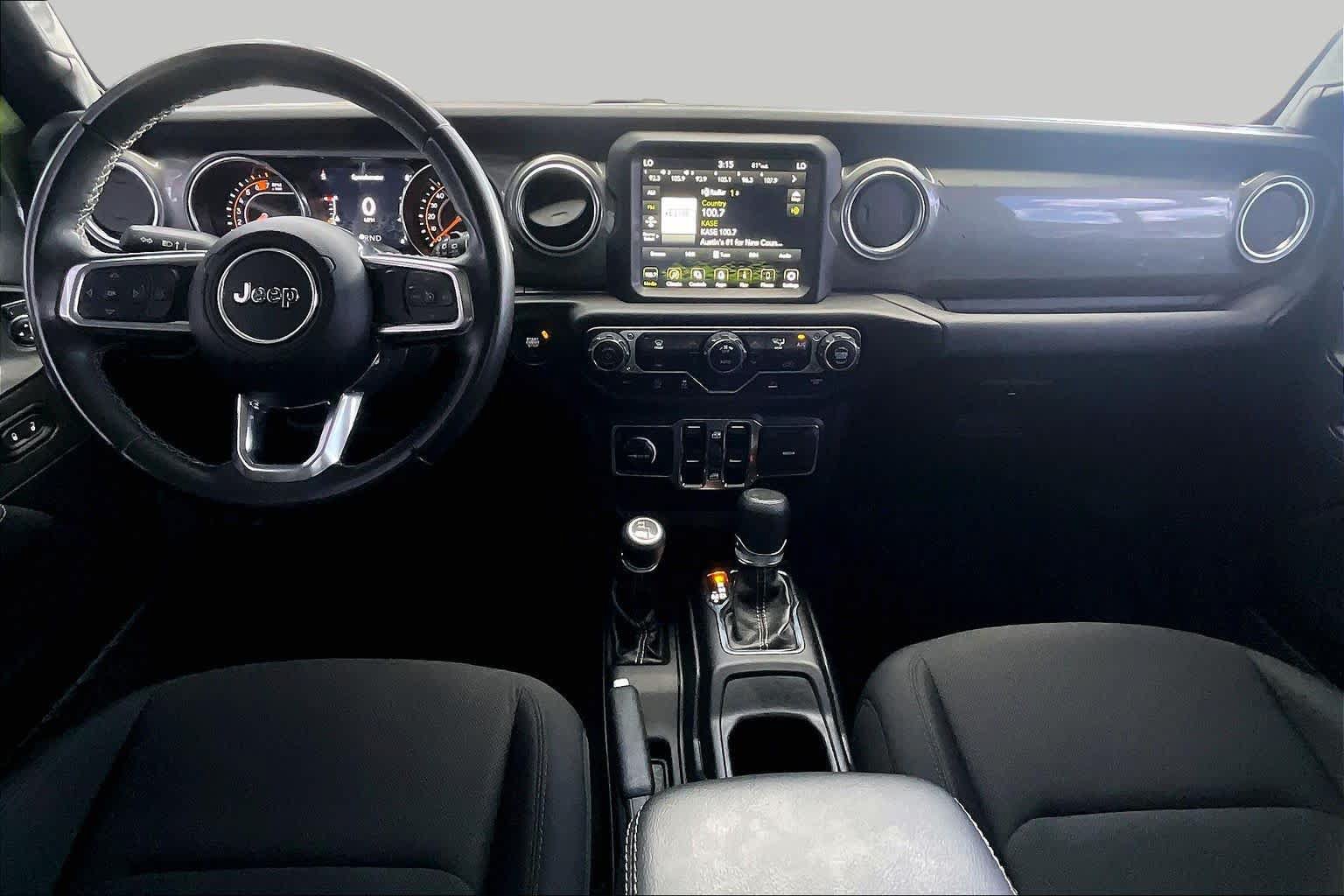 Used 2022 Jeep Wrangler Unlimited Sahara AWD/4WD image 15