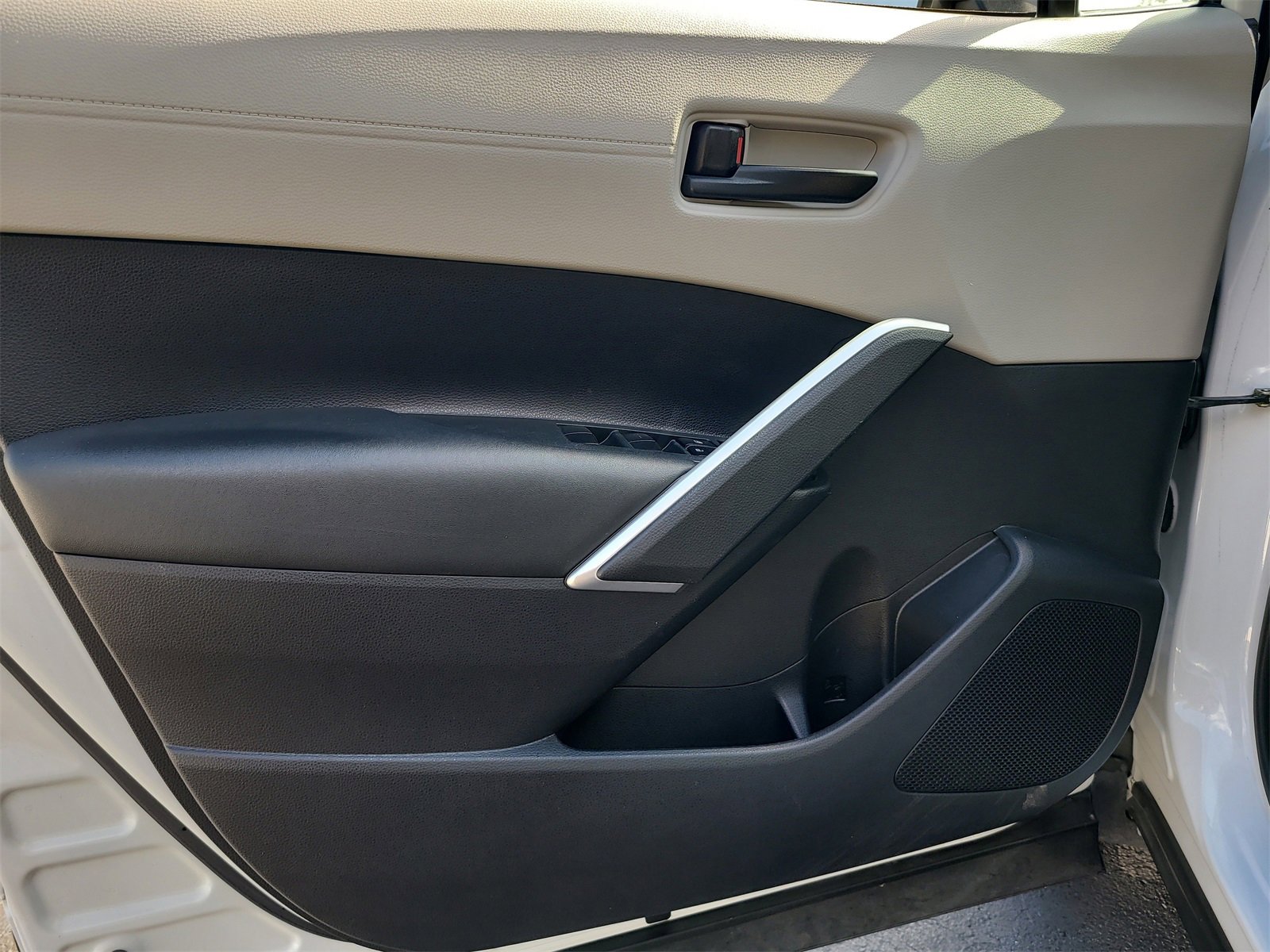 Used 2022 Toyota Corolla Cross LE image 16