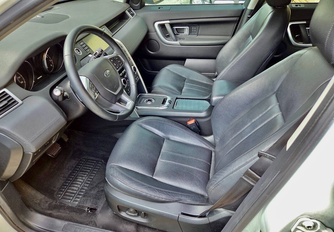 Used 2017 Land Rover Discovery Sport HSE AWD/4WD image 15