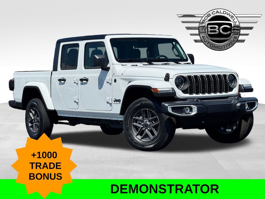 New 2026 Jeep Gladiator Sport AWD/4WD image 1