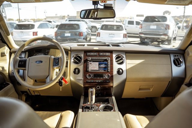 Used 2013 Ford Expedition XLT image 13